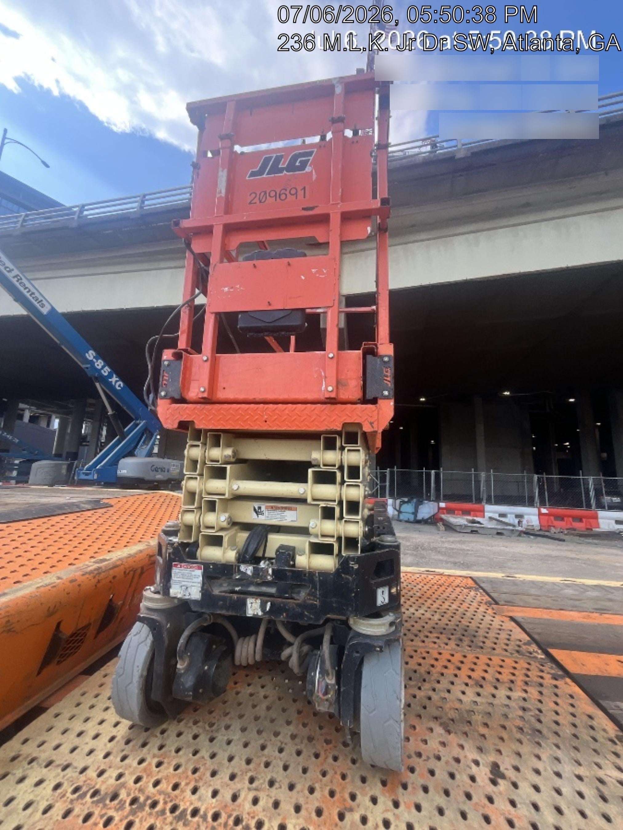 2022 JLG ES1932