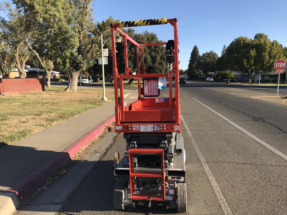 2020 Skyjack SJIII-3219 Solid NM Tires, Half height spring hinged entry gate, Dual Beacons, 800W Inverter