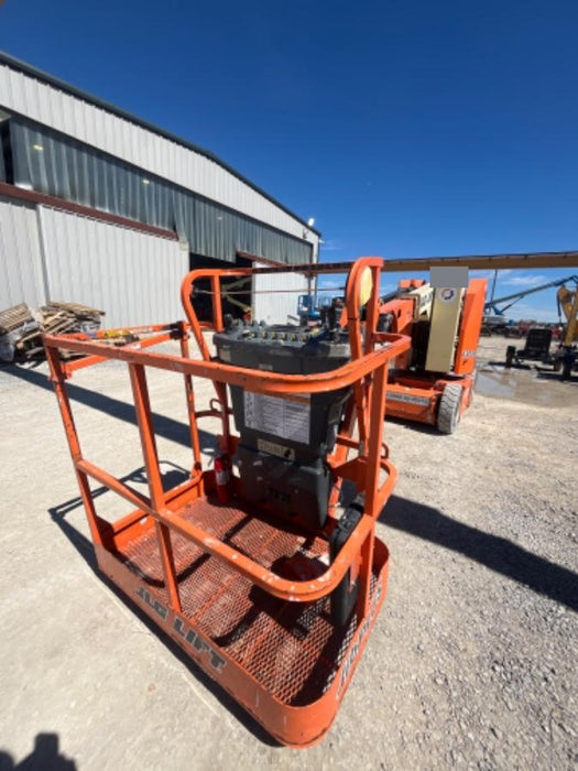 2019 JLG E300AJP
