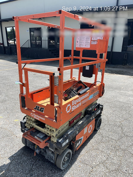 2022 JLG ES1330L