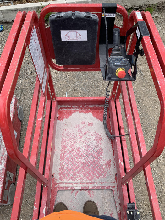 2020 MEC 1330SE Solid NM Tires, Steel Swing out Doors, LCS, Beacon, 900W Invertor