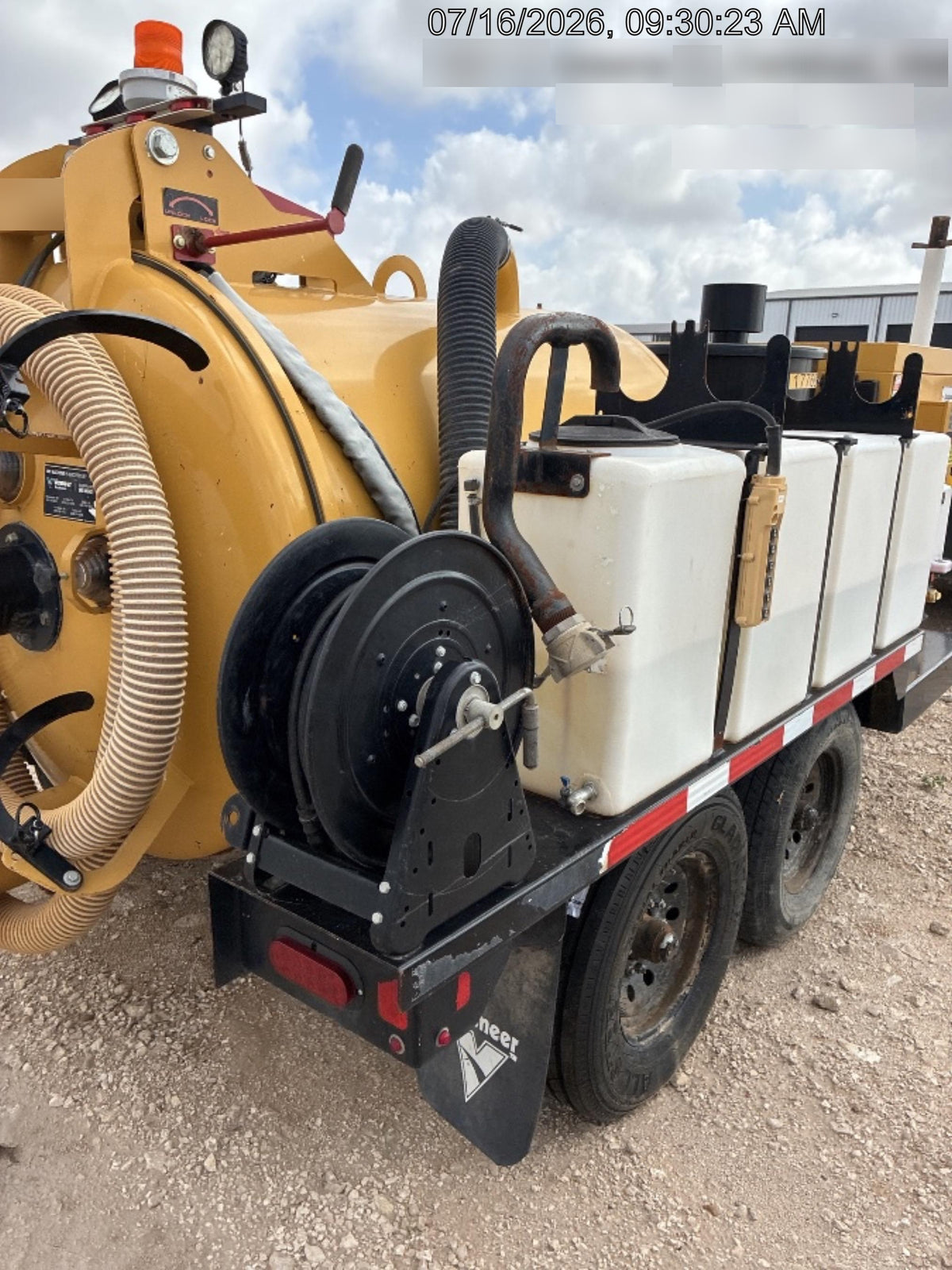 2021 VAC-TRON LP573XDT
