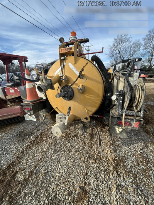 2021 Vac-Tron LP573XDT T4 Koehler Diesel Engine, 500 Gallon Debris Tank, x2 100 Gallon Water Tanks