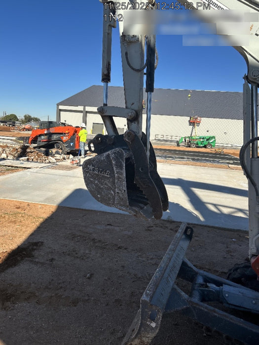 2021 TAKEUCHI TB235-2R