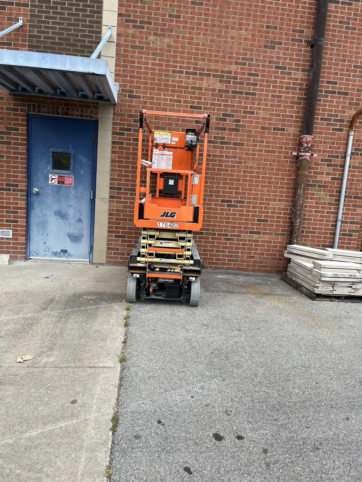 2021 JLG ES1932