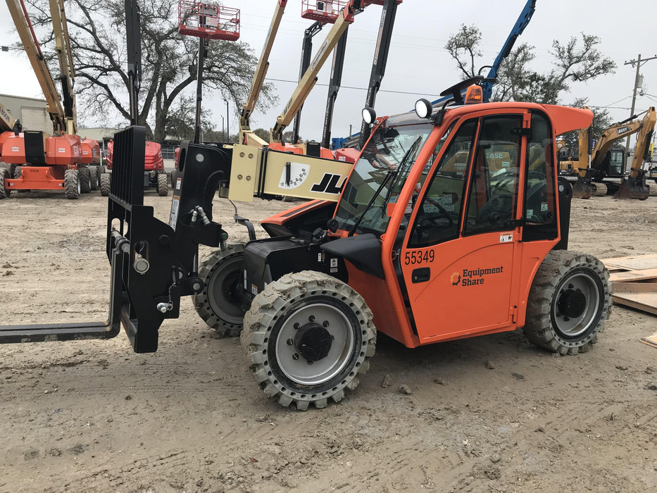 2020 JLG G5-18A Cab/Heat/Air, NM Solid Tires, Beacon w/48" Carriage, 48" Pallet Forks