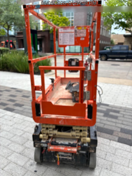 2021 JLG ES1330L