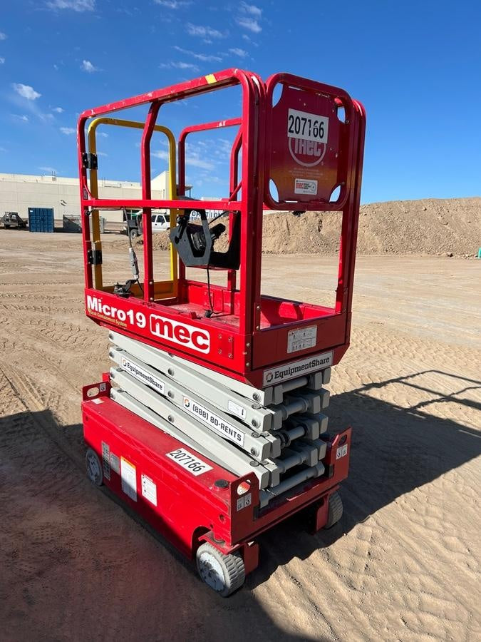 2022 JLG ES1932