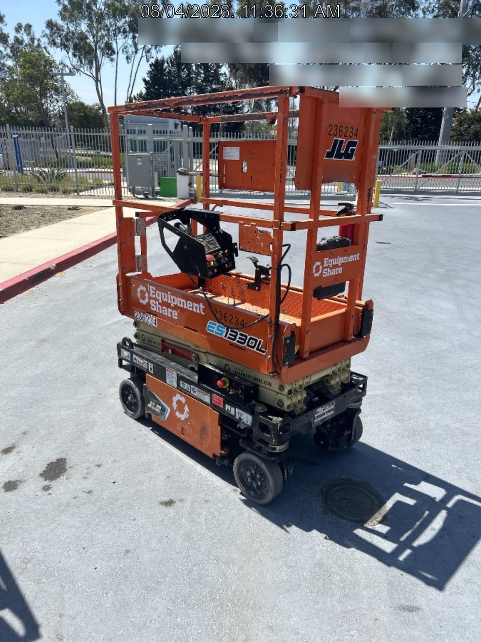 2022 JLG ES1330L