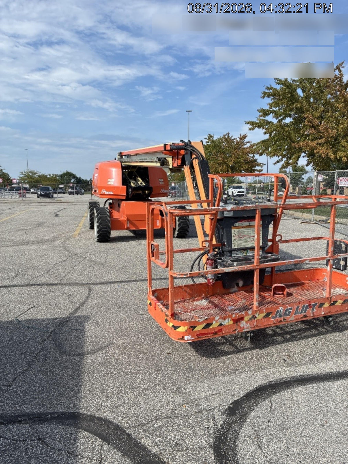 2022 JLG 660SJ