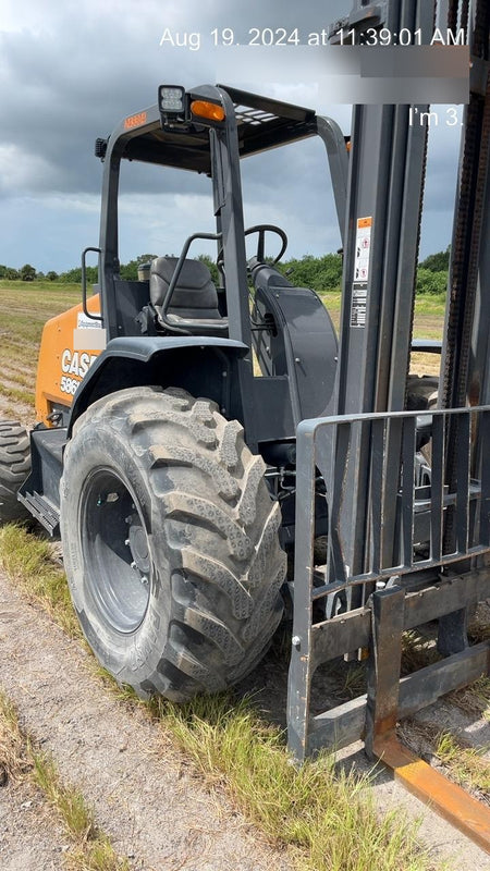 2022 CASE 586H