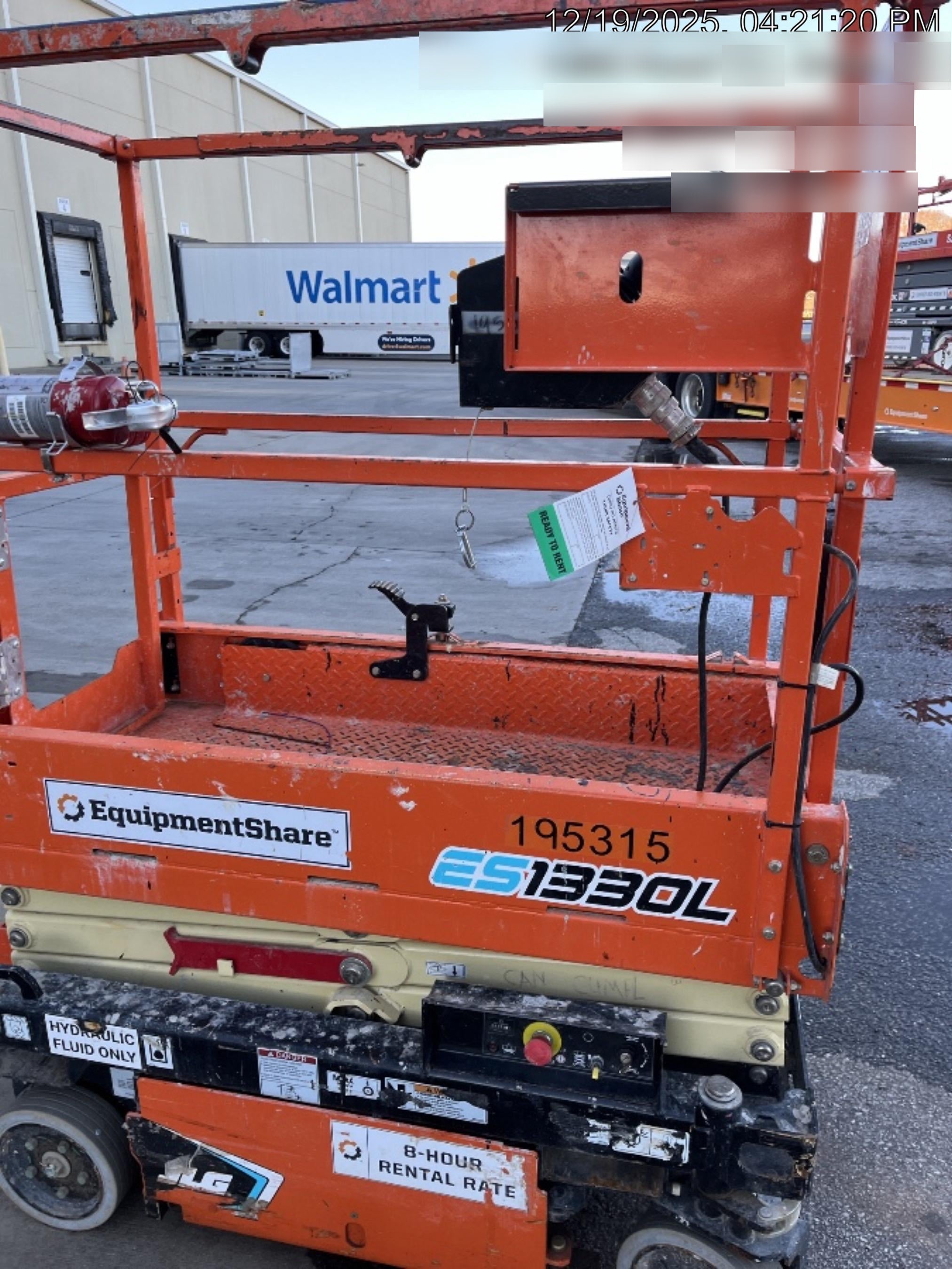 2021 JLG ES1330L