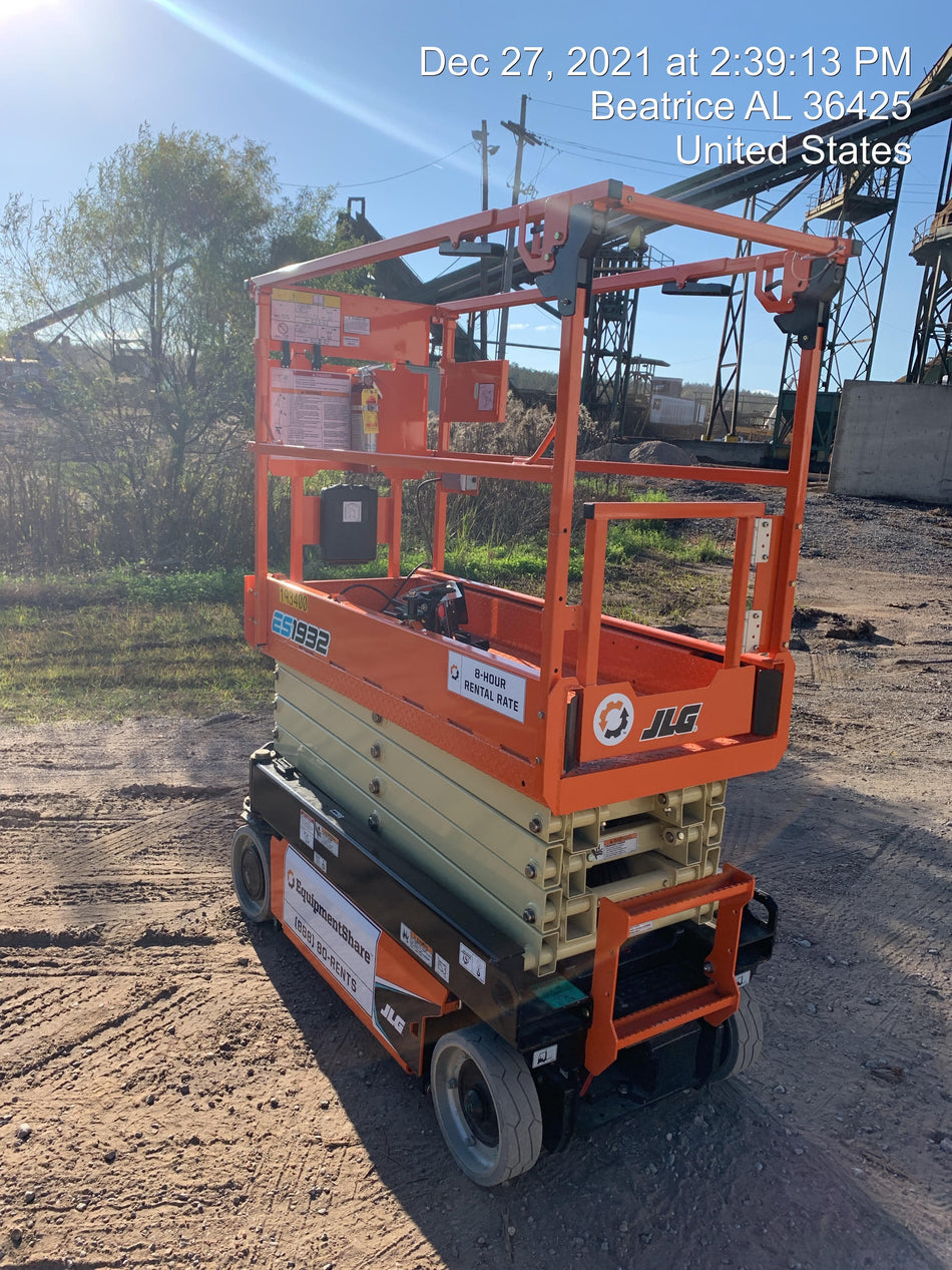 2021 JLG ES1932