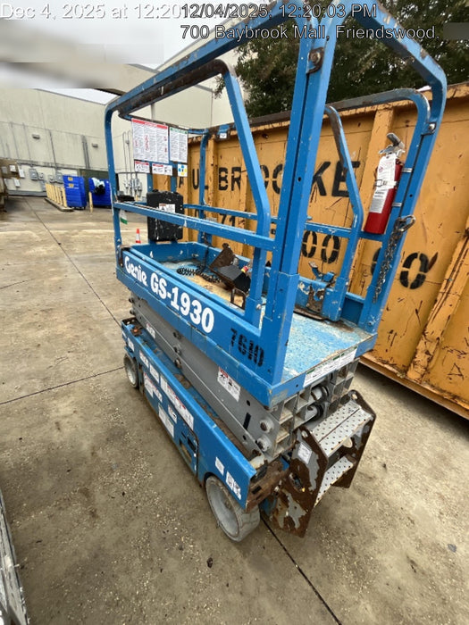 2017 Genie GS-1930 Genie GS-1930 Lift w/Fixed Rail and Chain Entry