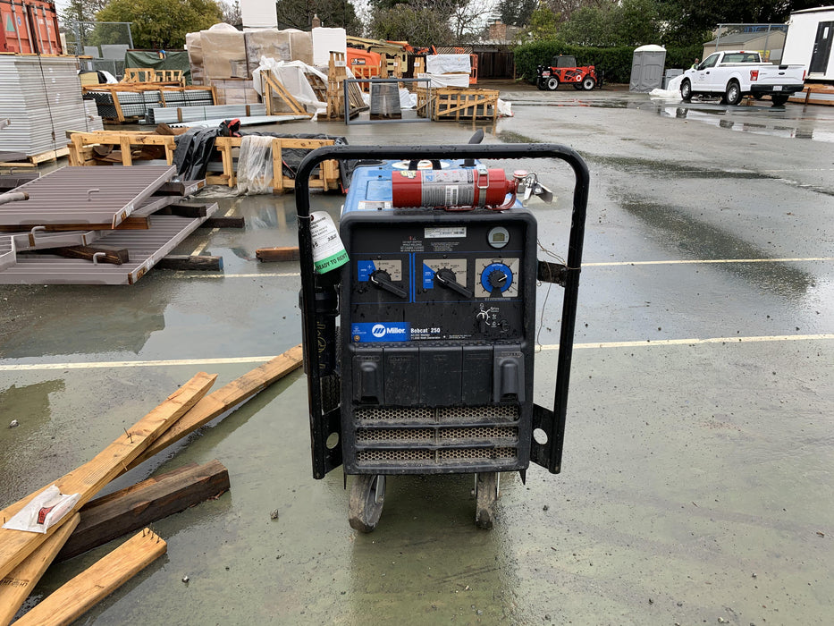 2019 Miller Electric BOBCAT 250 Standard w/Running Gear, Bracket, Hose