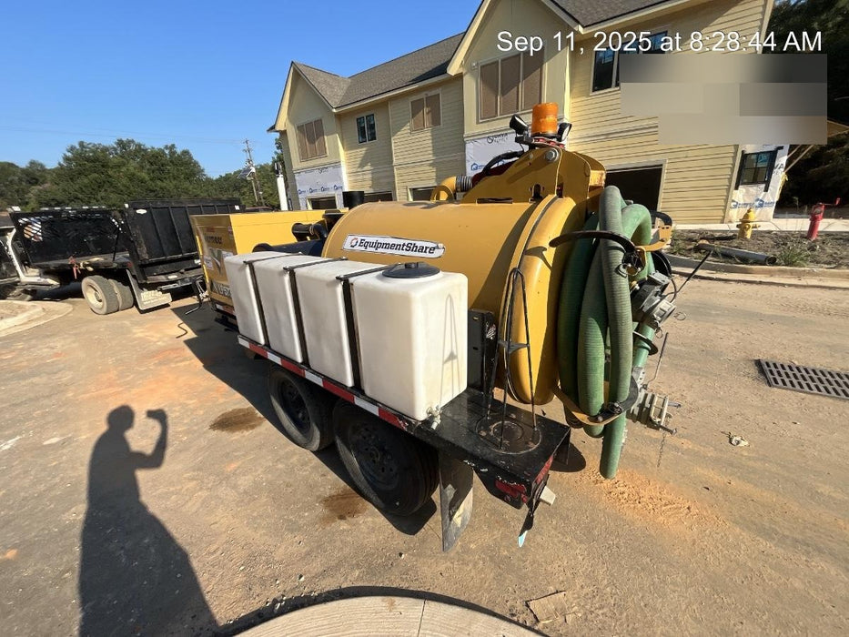 2023 Vac-Tron LP573XDT T4 Koehler Diesel Engine, 500 Gallon Debris Tank, x2 100 Gallon Water Tanks