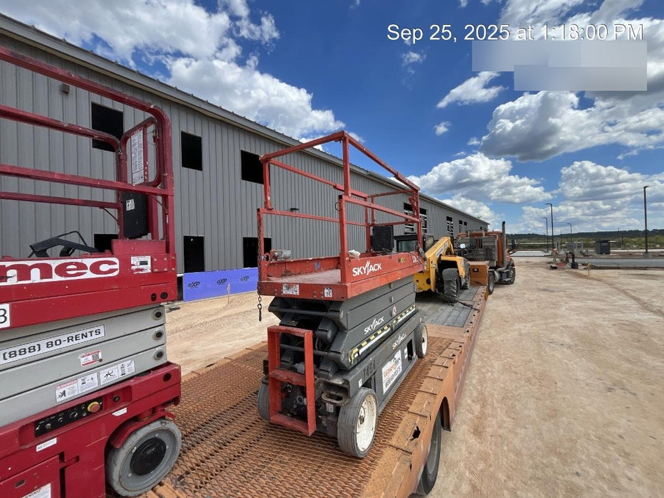 2018 Skyjack SJIII-3226 Skyjack SJIII3226 Scissor Lift w/Trojan Batteries
