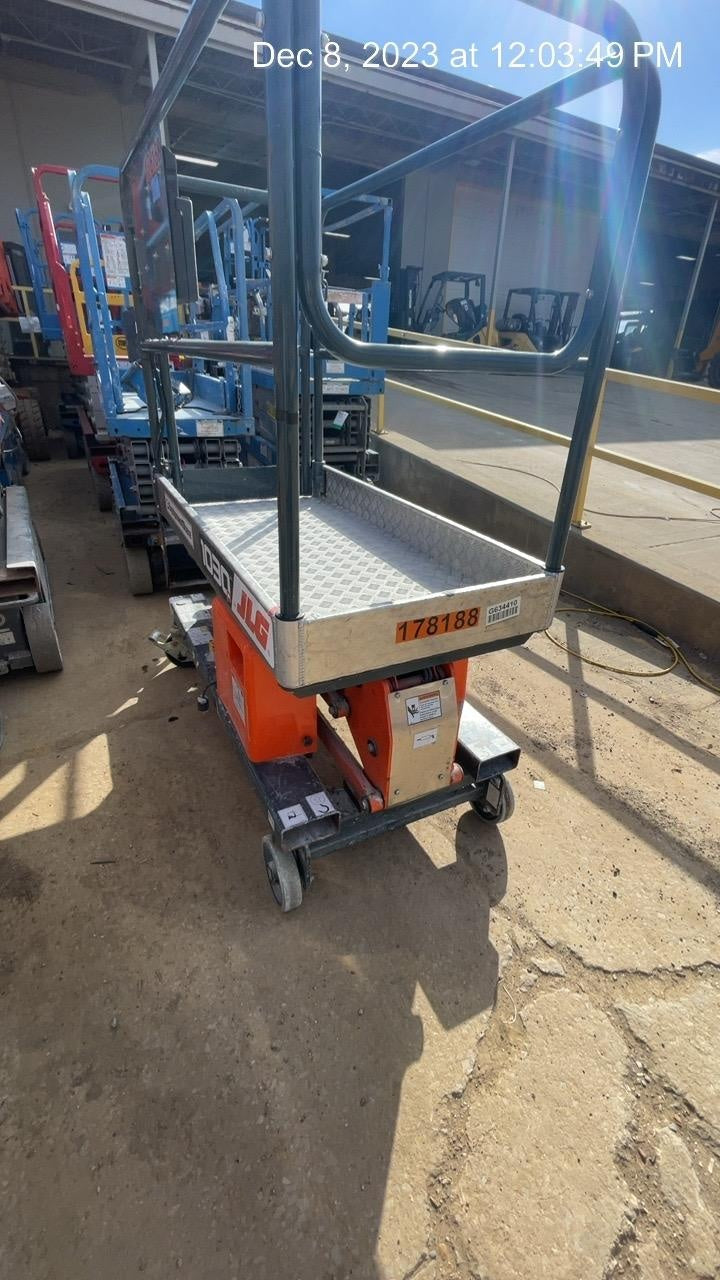 2021 JLG 1030P