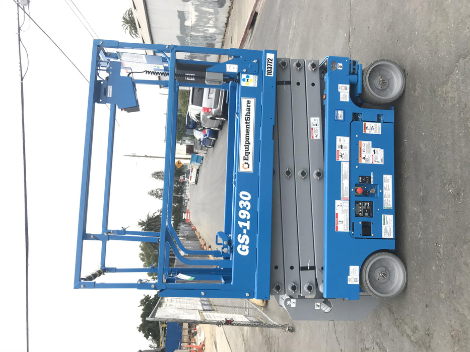 2020 Genie GS-1930 Solid Non Marking Tires, Beacon, Folding rails with half height swing gate, 800W Inverter