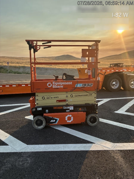 2022 JLG ES1932