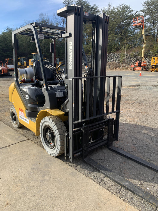 2021 KOMATSU FG25T-16