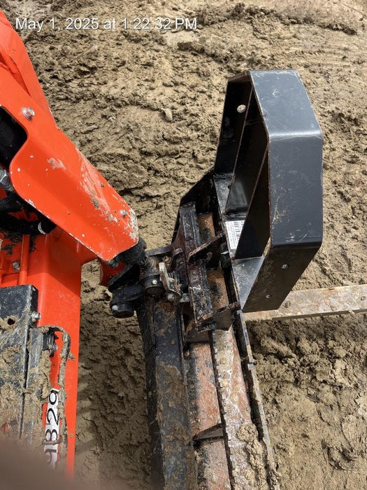 2022 TAKEUCHI 48" Pallet Forks - Takeuchi