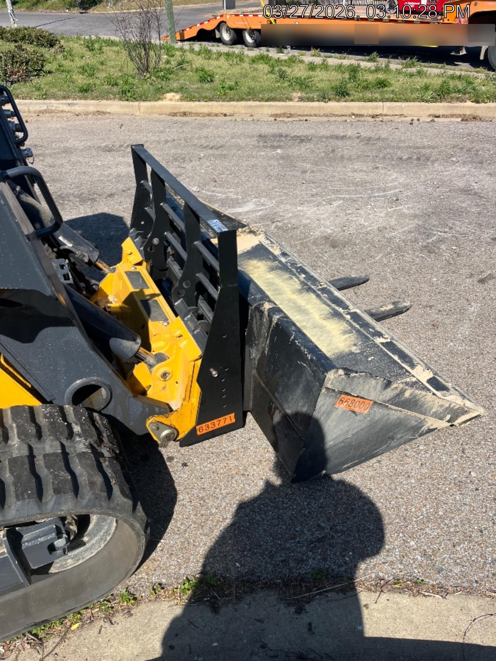 2025 ARROW MATERIAL HANDLING 72" Pallet Forks - Arrow
