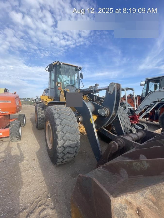 2020 John Deere 644K 4yd Wheel Loader, Cab/Heat/Air, 3 Function Hydraulics, JRB Hydraulic QC, QC 4yd bucket w/smooth cutting edge, QC Carriage, 72" Fork Tines, 5yr/5,000hr Powertrain and Hydraulics extended warranty