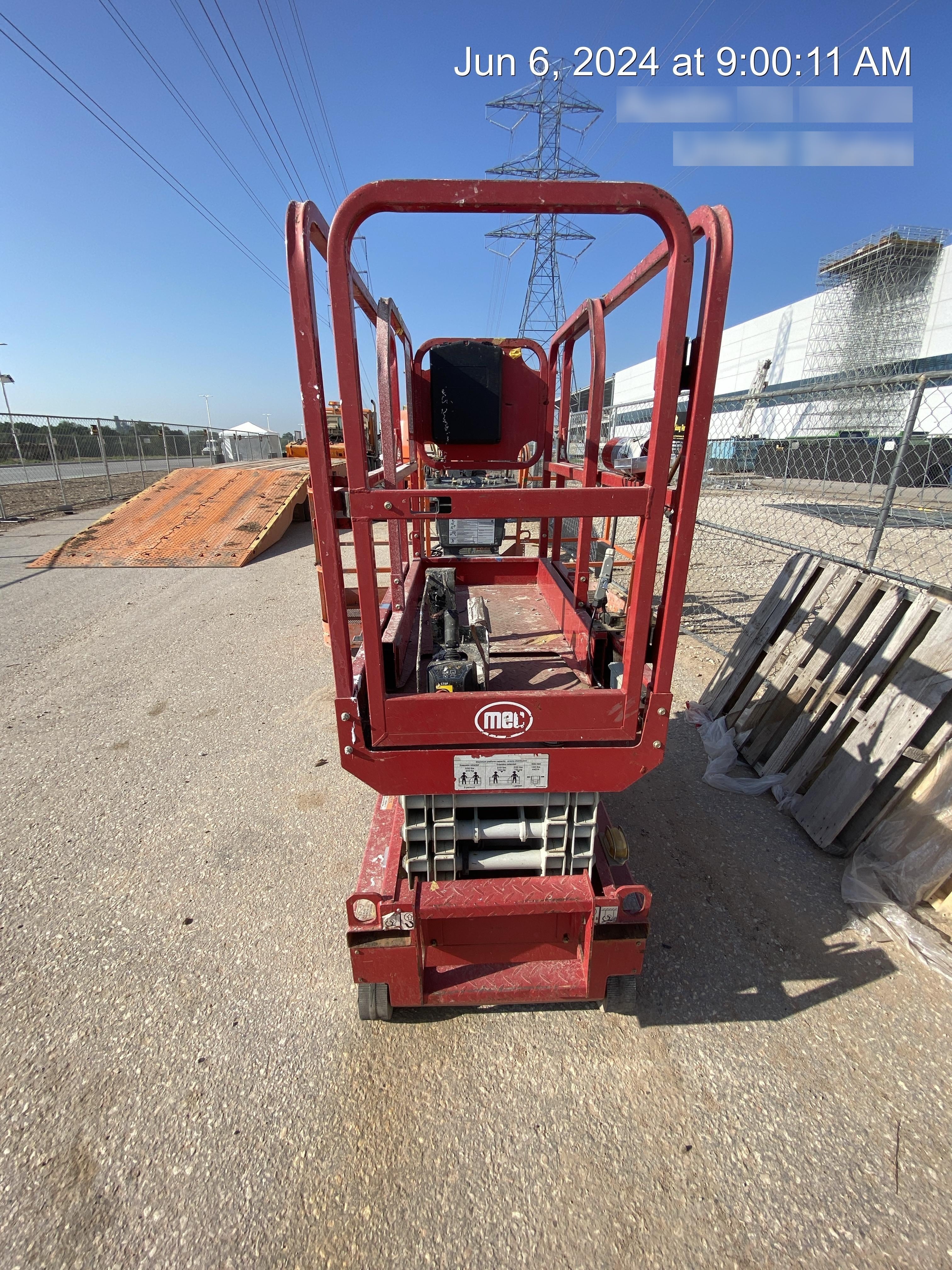 2019 MEC 1330SE MEC 1330SE w/ES Track Hardware, Full Extended 2 Year Warranty