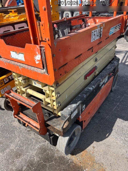 2021 JLG ES1932