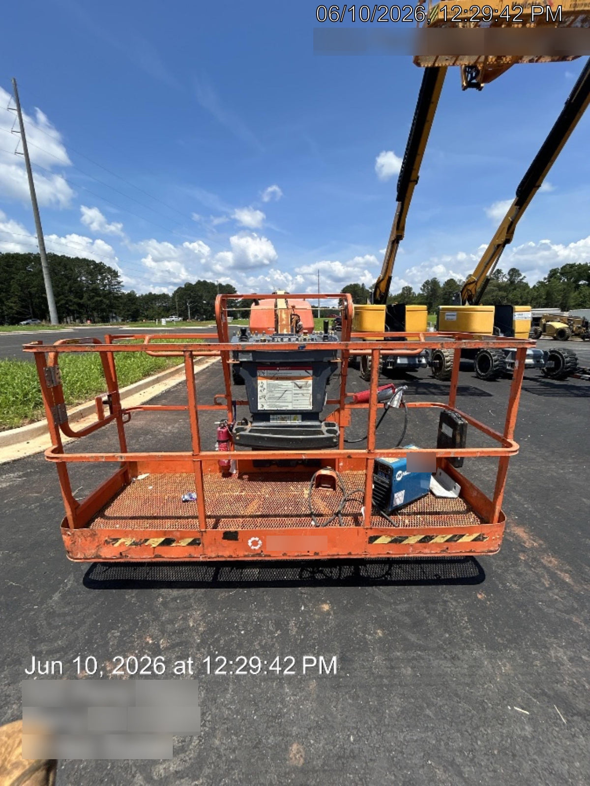 2023 JLG 460SJ
