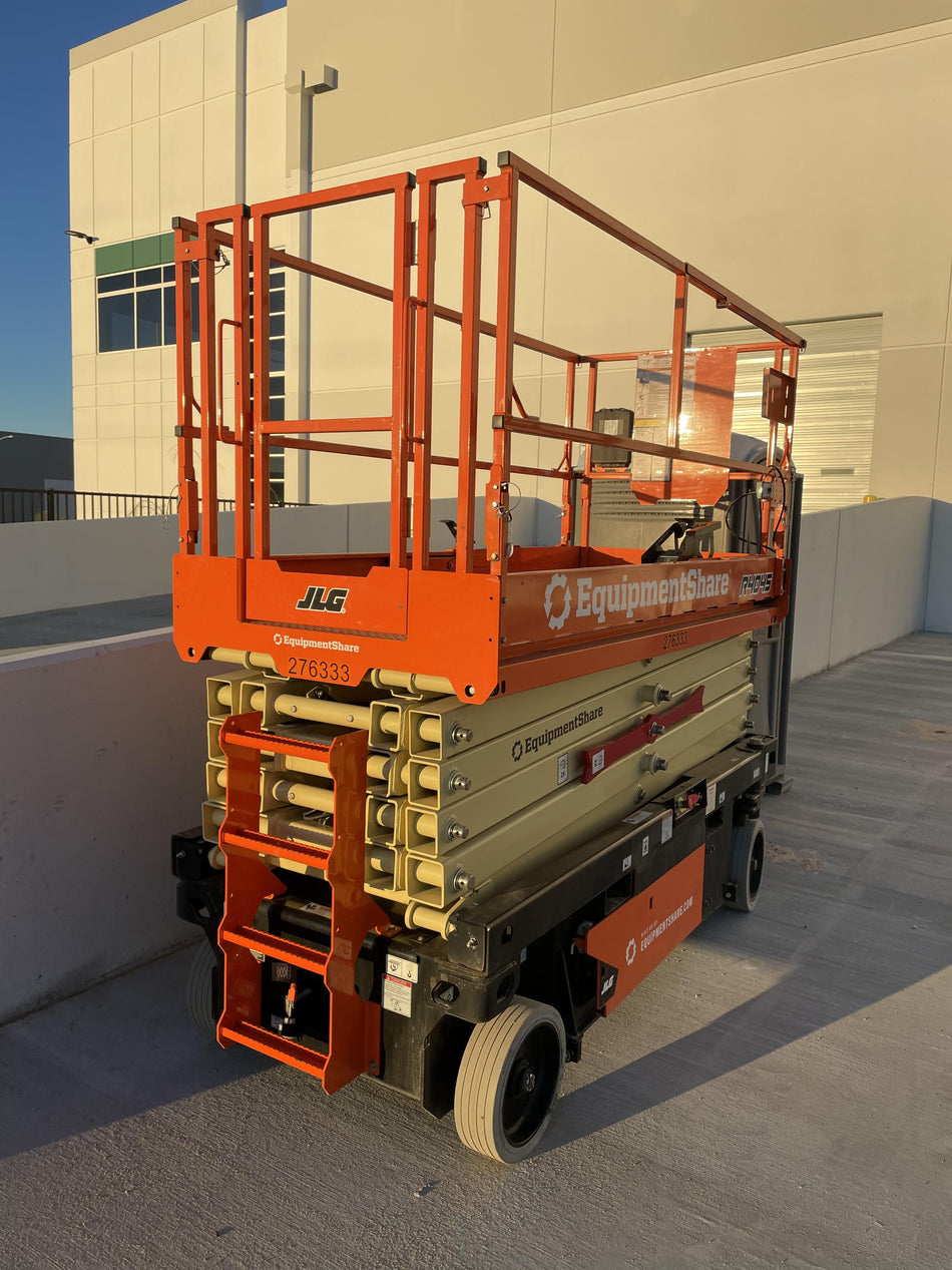 2022 JLG R4045