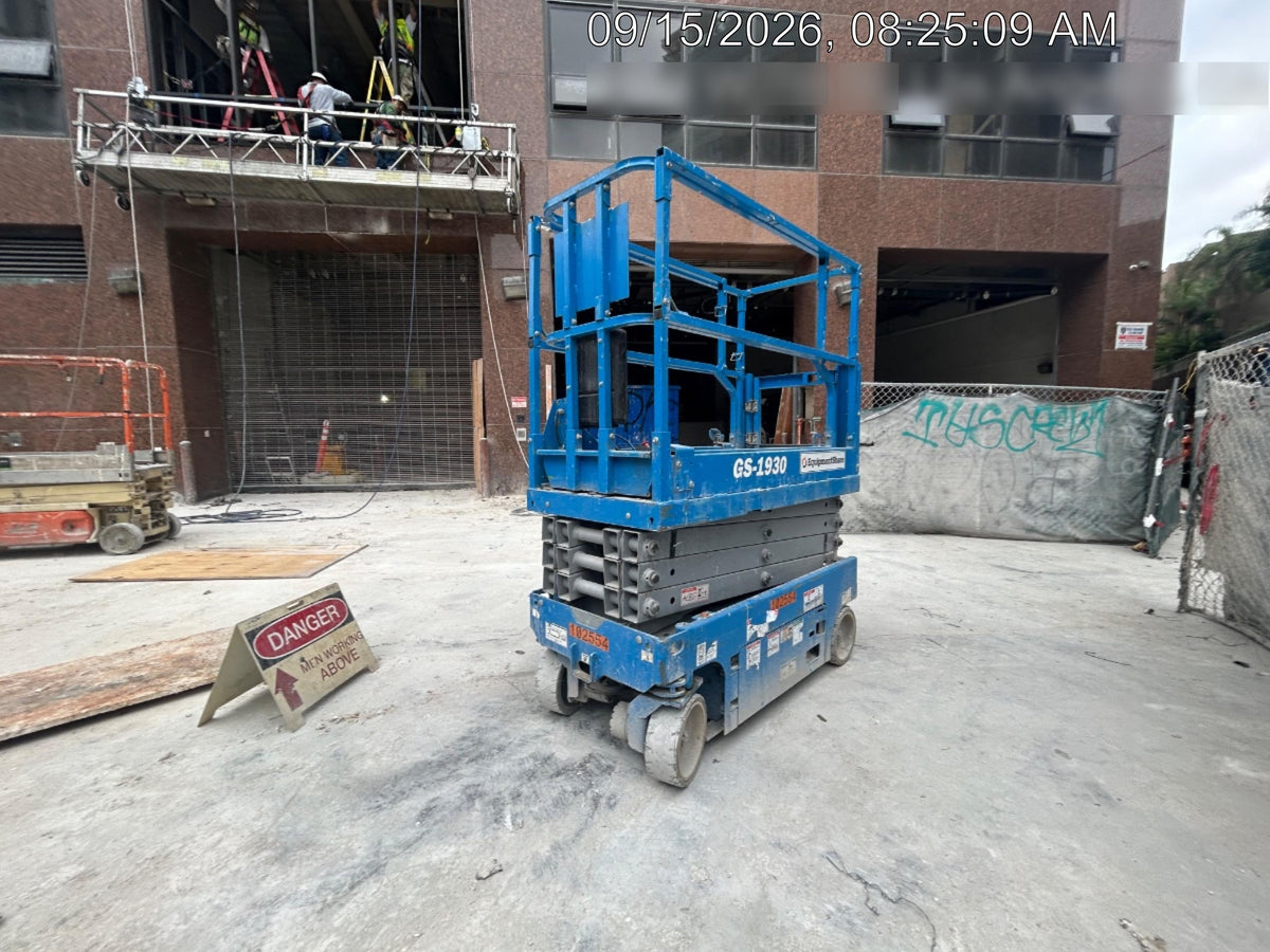 2020 Genie GS-1930 Solid Non Marking Tires, Beacon, Folding rails with half height swing gate, 800W Inverter