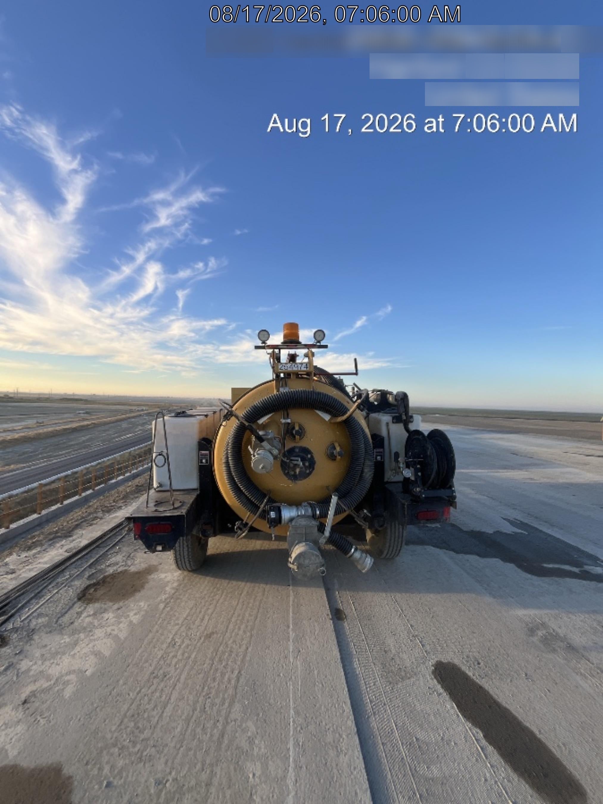 2022 VAC-TRON LP573XDT