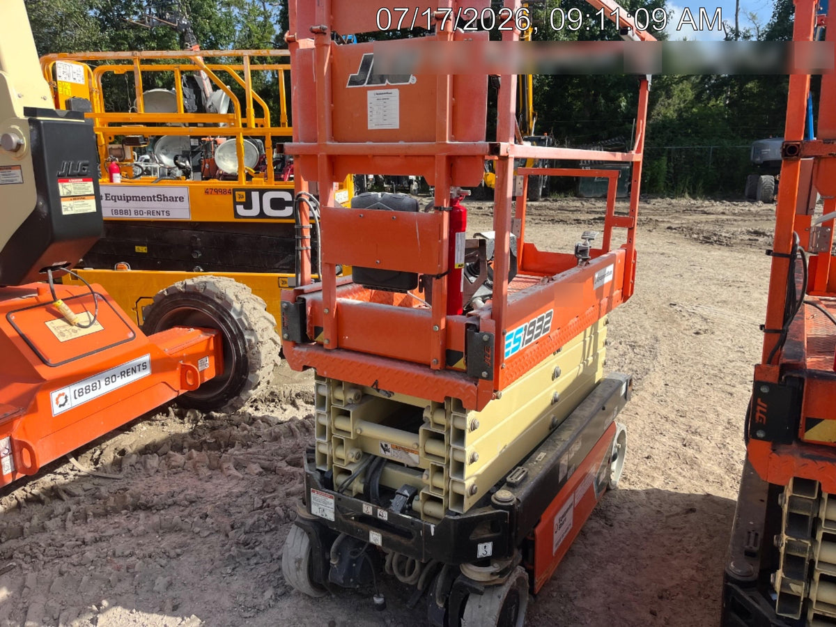 2021 JLG ES1932