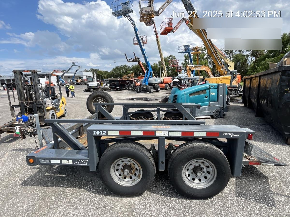 2018 JLG 1012