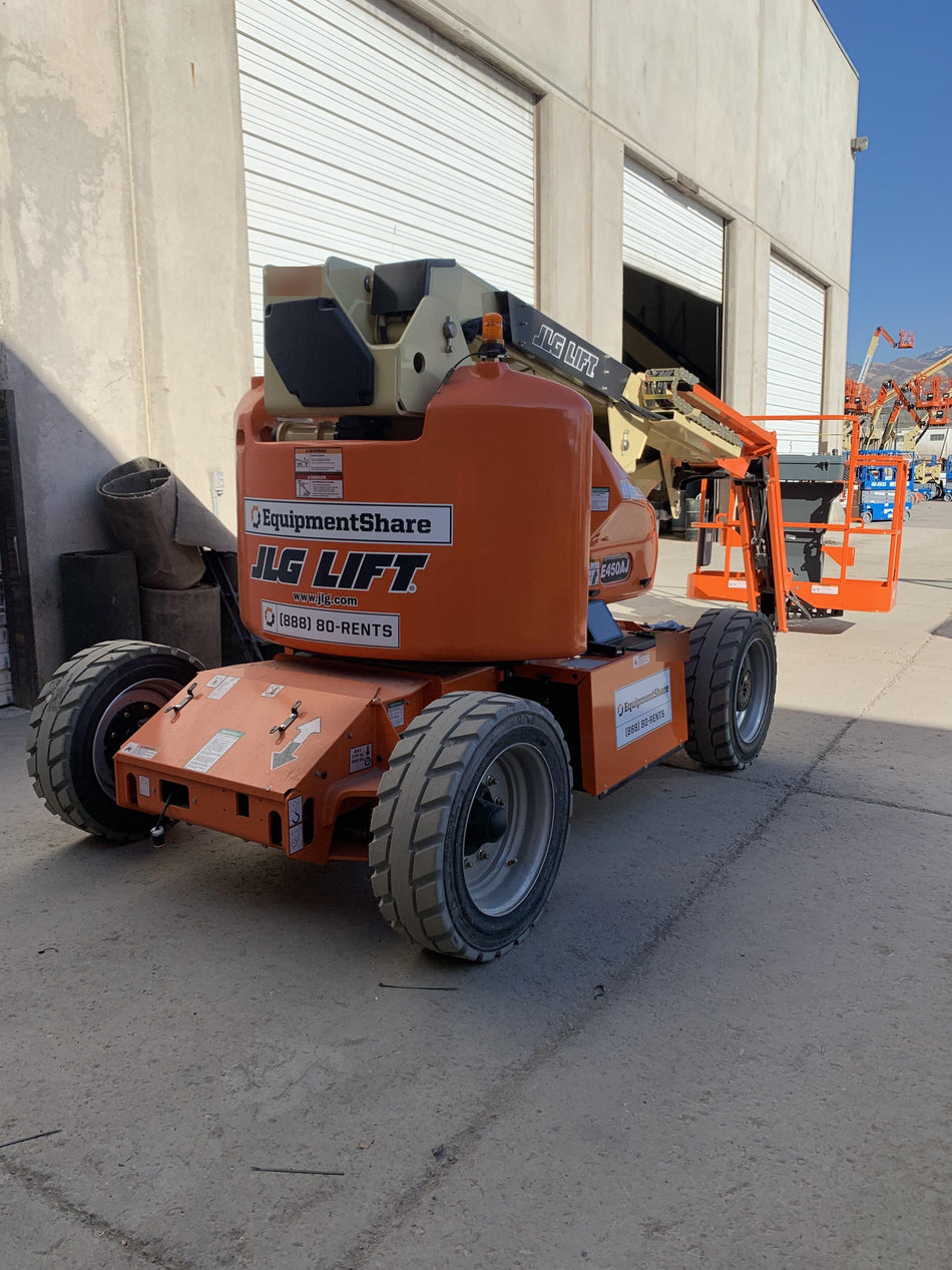 2019 JLG E450AJ