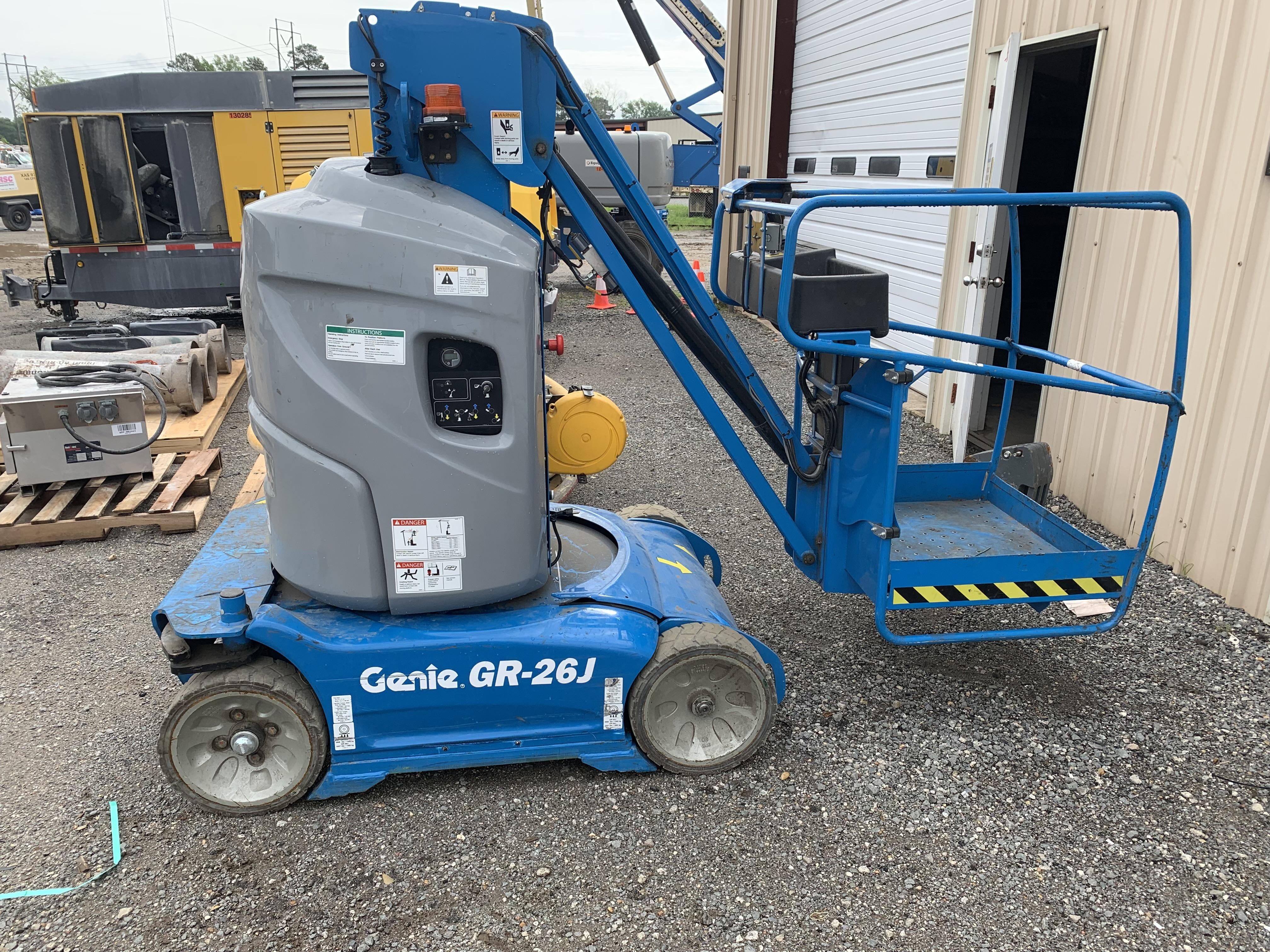2019 GENIE GR-26J