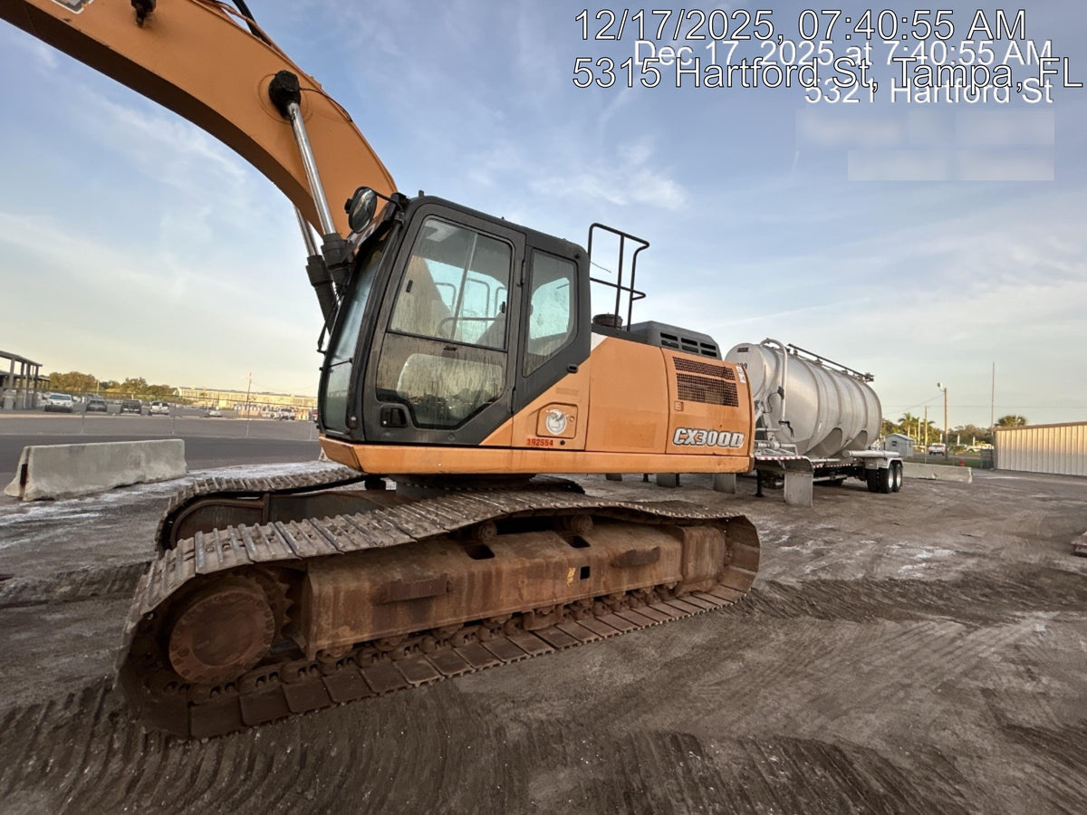 2016 Case CX300D CAB A/C, 12' ARM, STEEL TRACKS, THUMB
