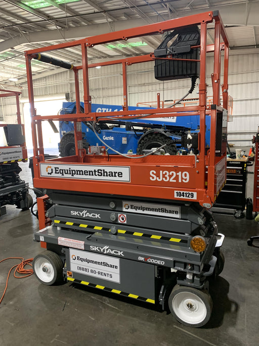 2020 Skyjack SJIII-3219 Solid NM Tires, Half height spring hinged entry gate, Dual Beacons, 800W Inverter