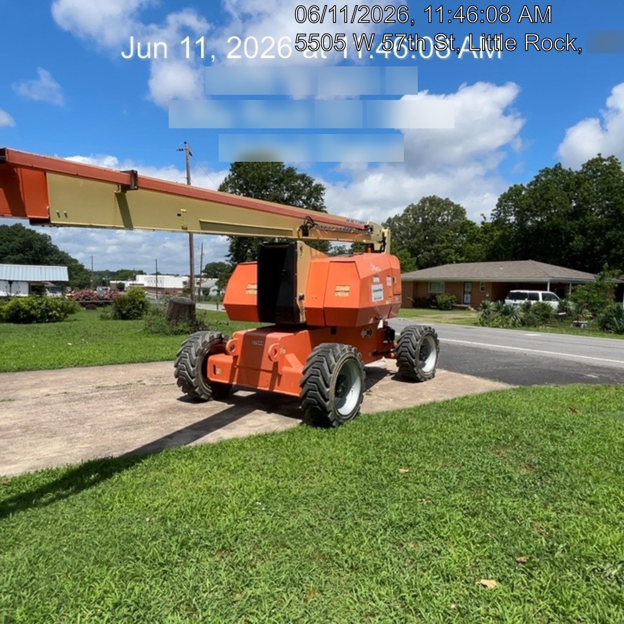 2020 JLG 800AJ