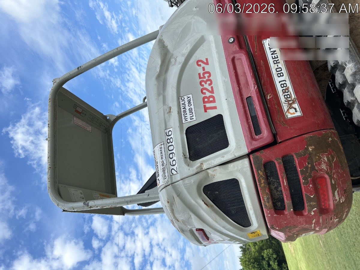 2022 TAKEUCHI TB235-2R