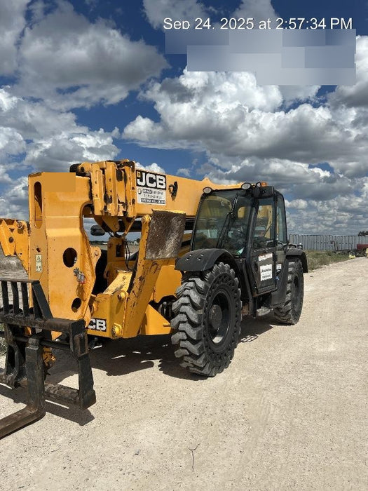 2019 JCB 512-56 109 HP w/CAB/HVAC, Beacon, Aux Hydraulics, Worklights, Solid Tires, 60" Carriage/Forks