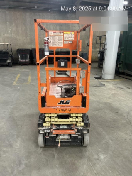 2021 JLG ES1330L