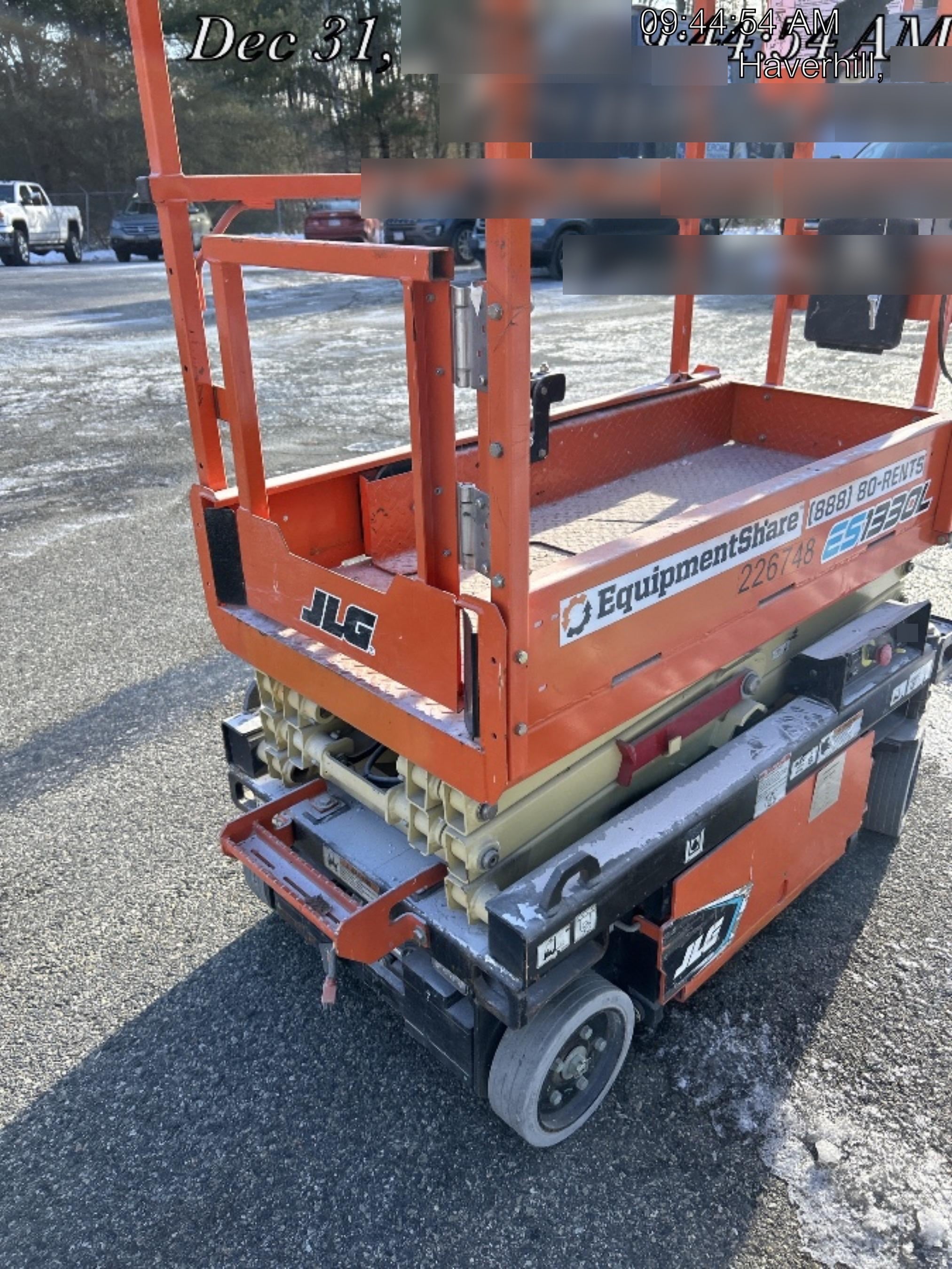 2022 JLG ES1330L