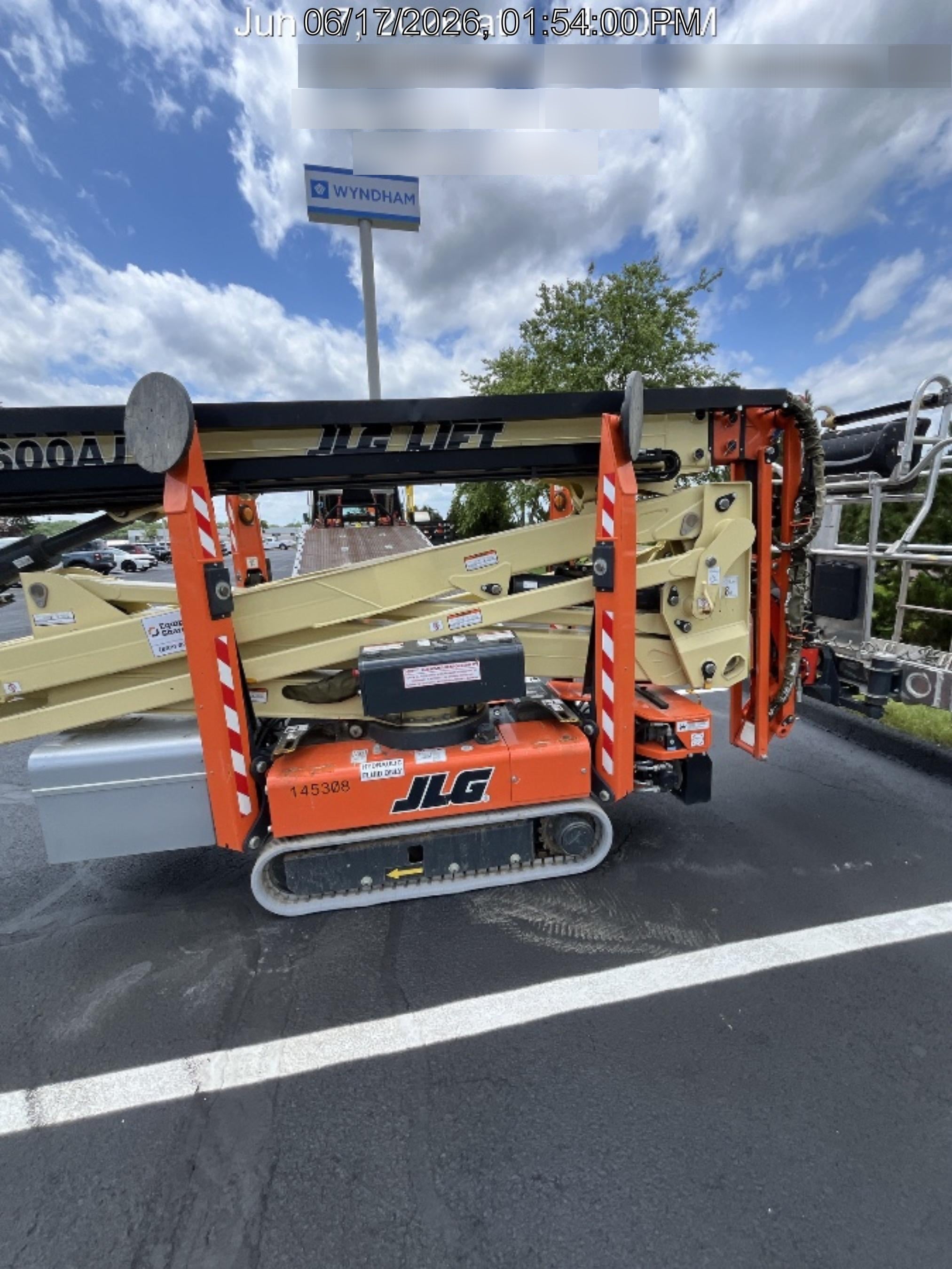 2021 JLG X600AJ