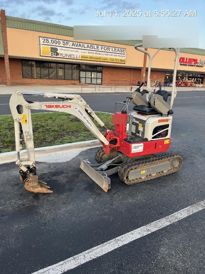 2022 TAKEUCHI TB210R