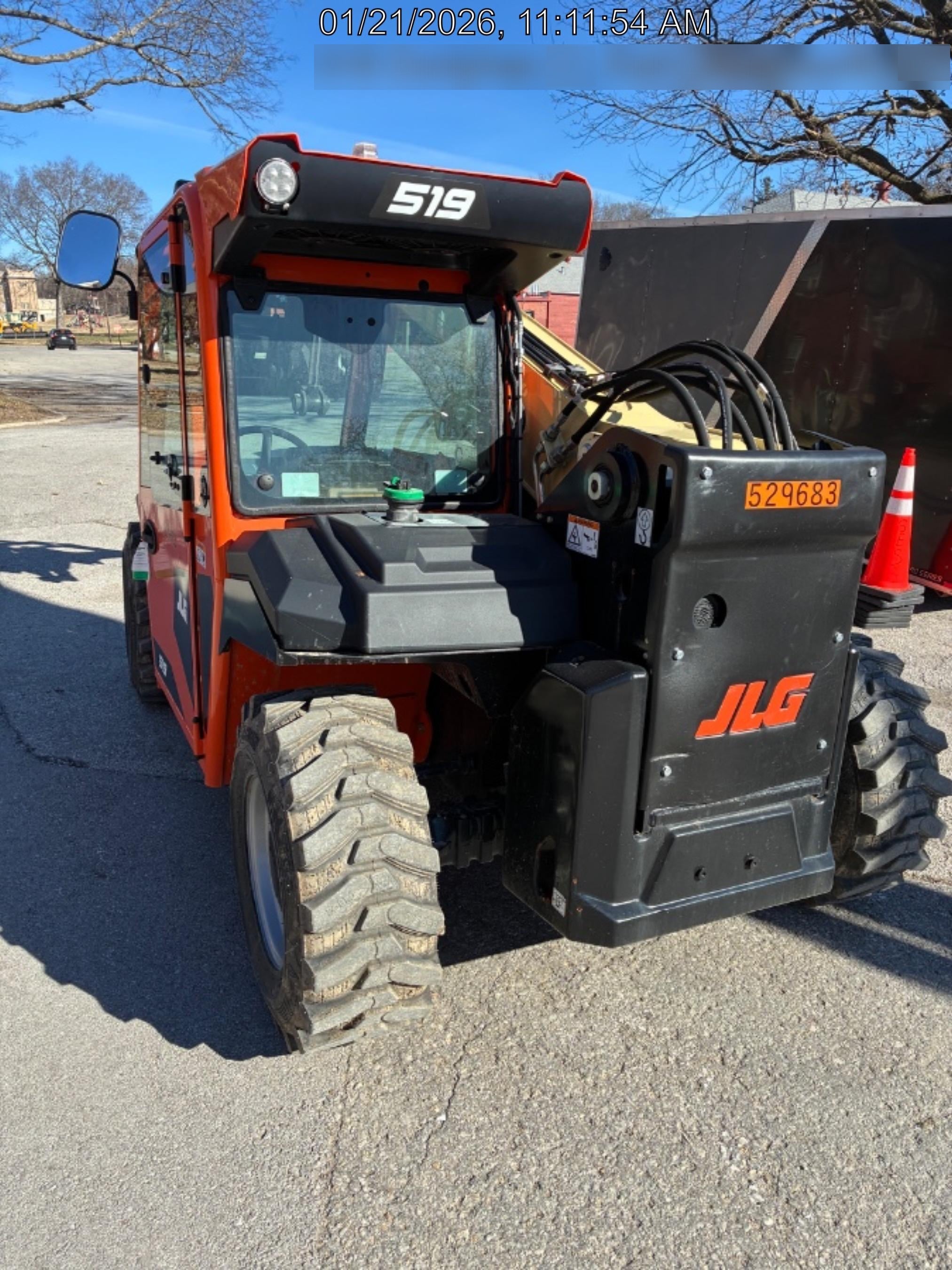 2025 JLG 519