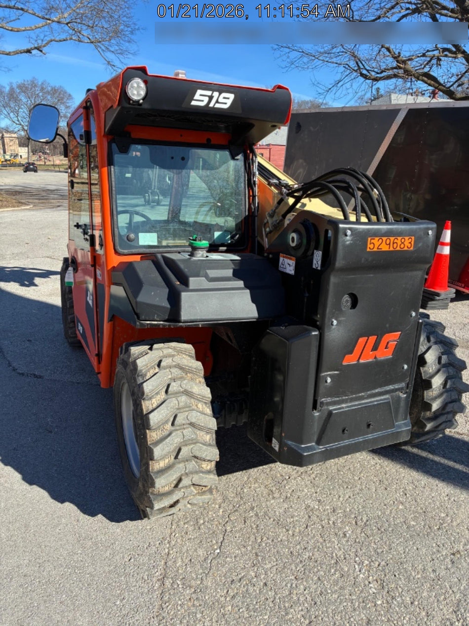 2025 JLG 519