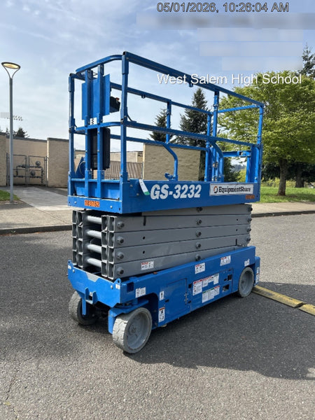 2020 Genie GS-3232 Standard, Folding half height swing gate, 800W Inverter